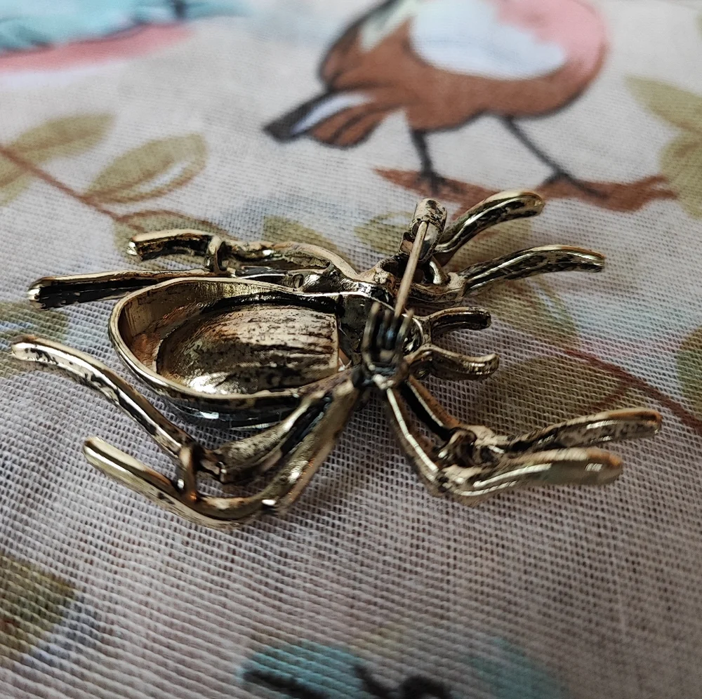 Crystal Glass Rhinestones Spider Brooch Pin Halloween Jewelry Very Good Quality